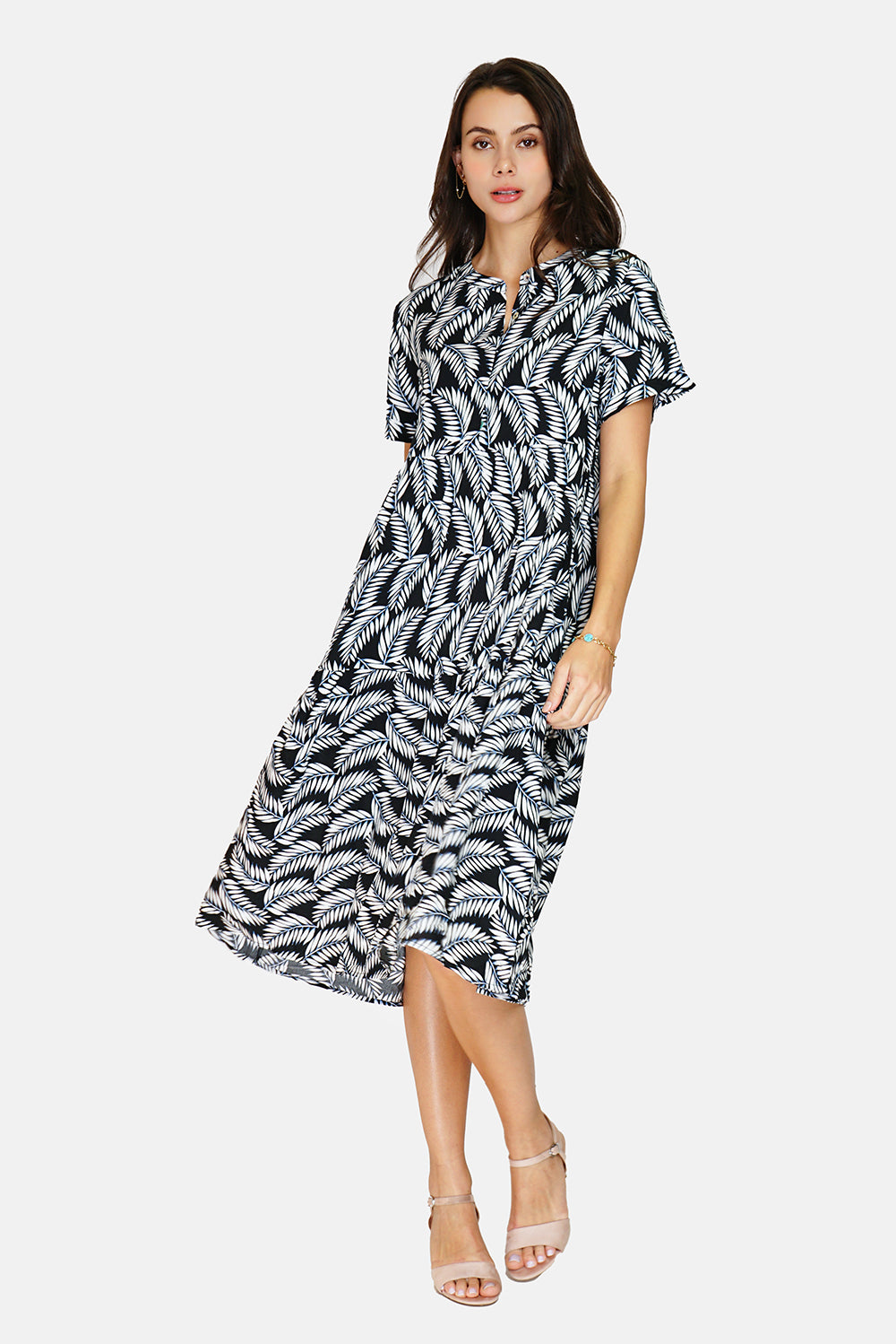 Tunisian collar dress with one button placket in front and ruffled sleeves