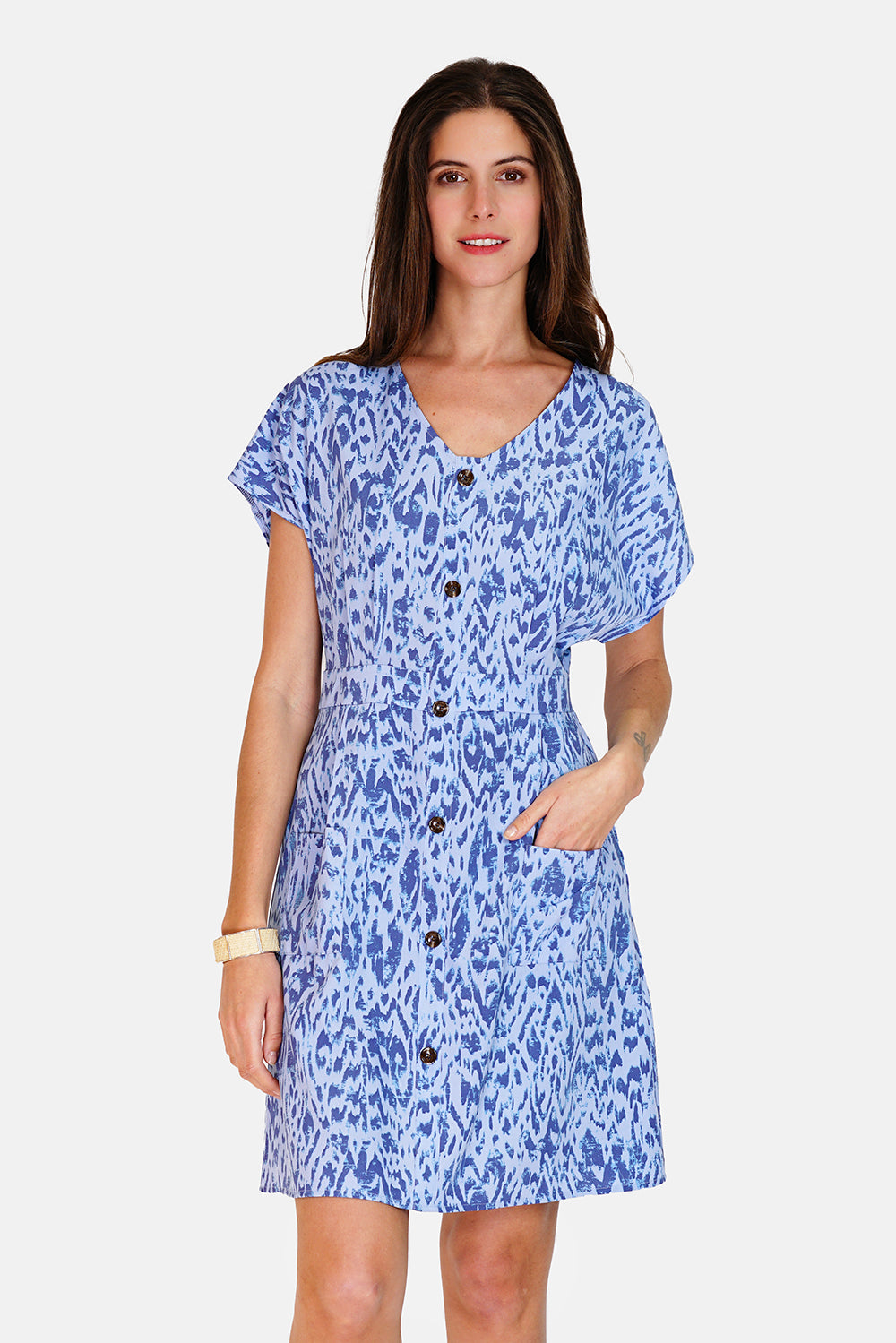 Buttoned dress with pockets in designer print with short sleeves