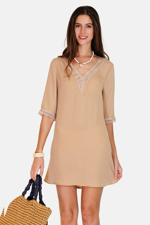V-neck dress with lace with 3/4 sleeves and collar