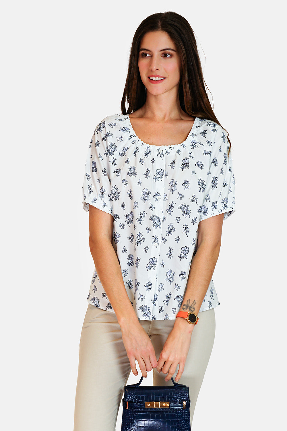Blouse with embroidery at the edge of the collar, 3/4 sleeves in print