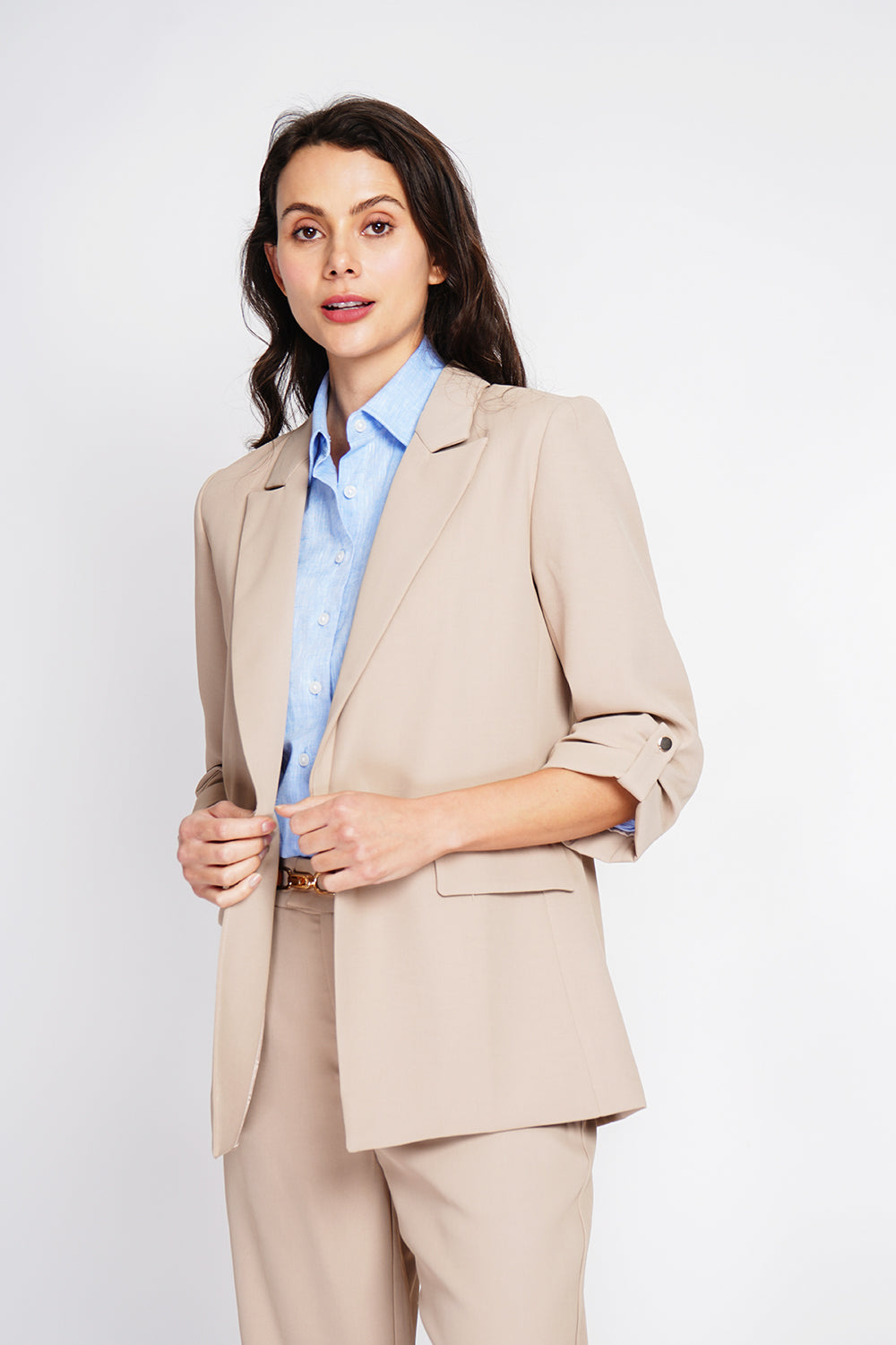 Veste col à revers manches 3/4 bouton doré – Camel – Assuili