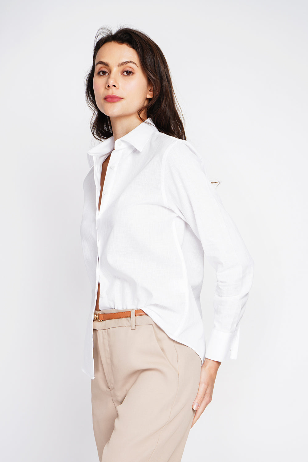 Classic collar shirt with a wide cut – White – Assuili