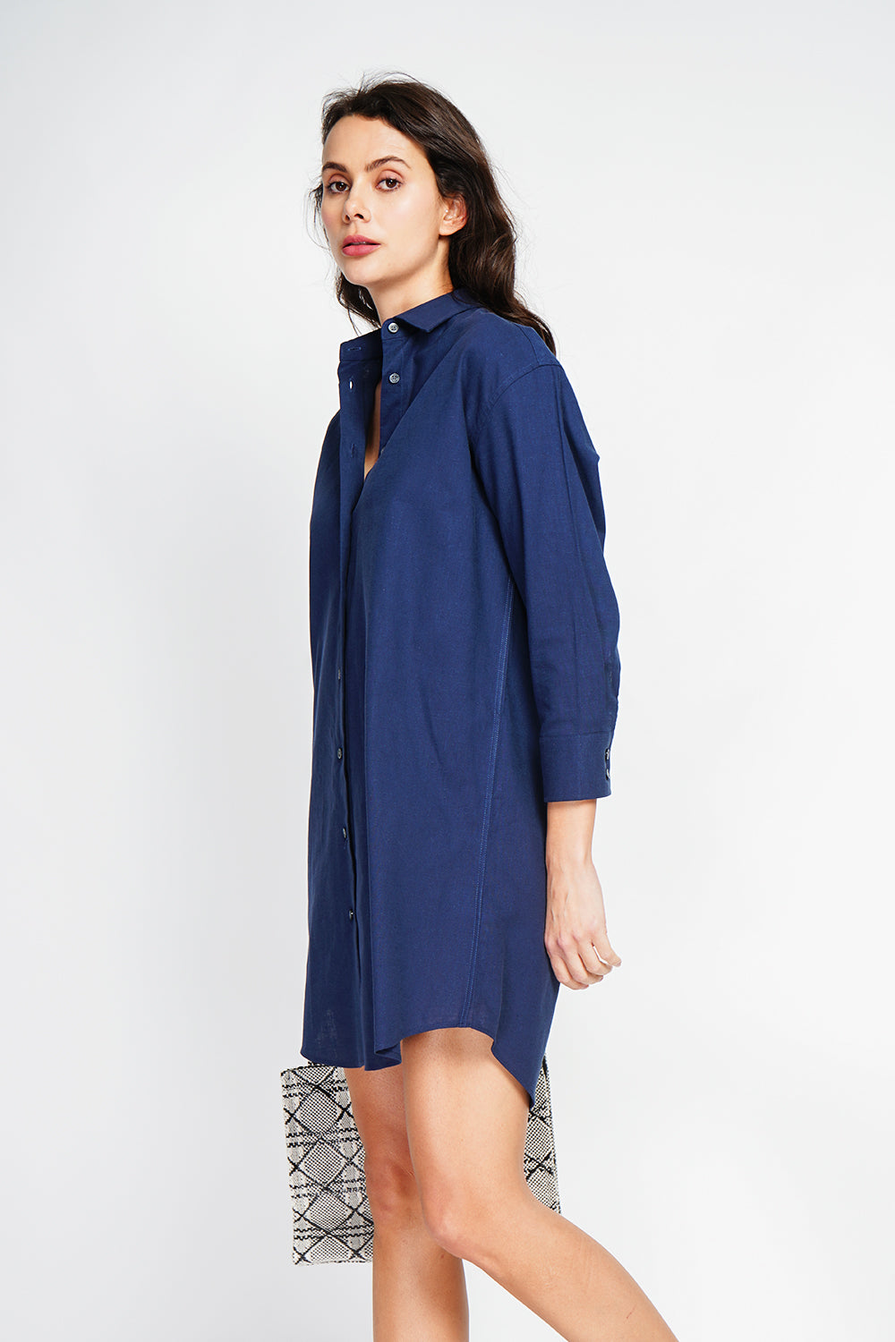 Classic collar shirt dress with wide cut – Navy – Assuili