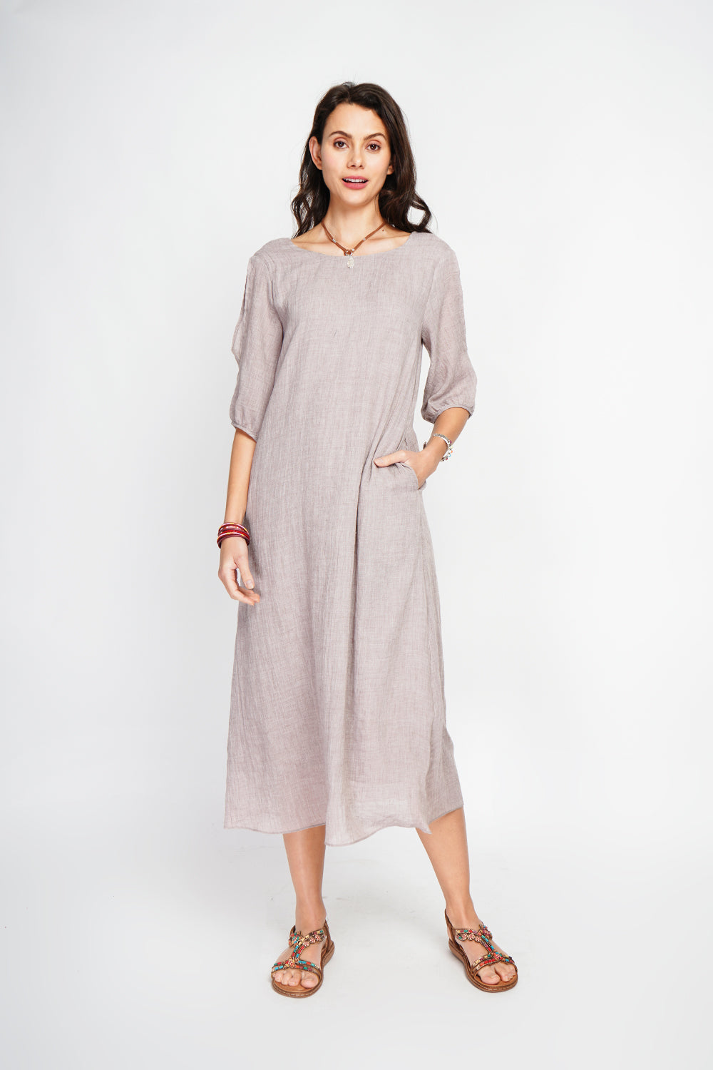 Robe longue manches 3/4 ouvertes – Taupe – Assuili