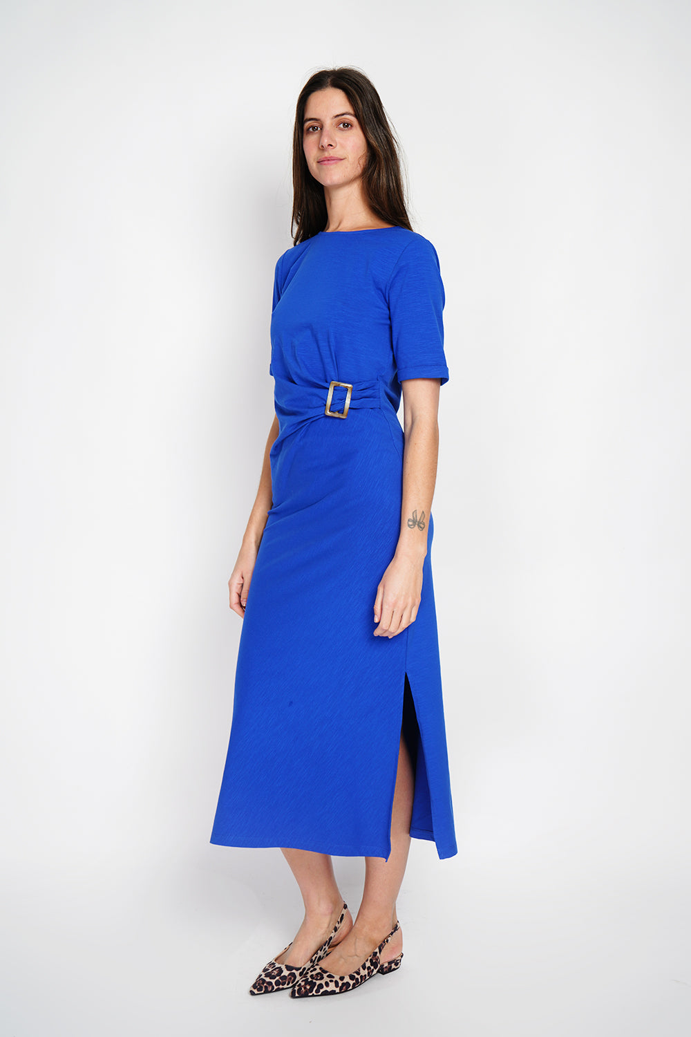 Long round neck dress with short fancy sleeves in front