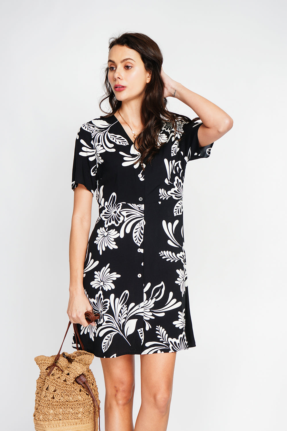 Robe midi boutonnée devant manches courtes – Noir – Assuili