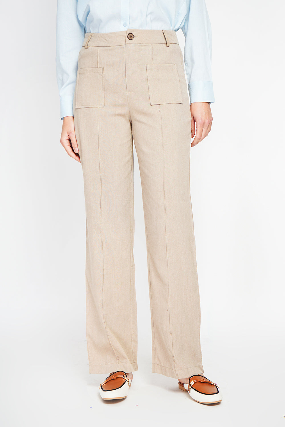 Mid-rise straight cut pants, Front patch pockets with button