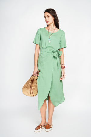 Long dress with knot front and zip closure at the back with short sleeves