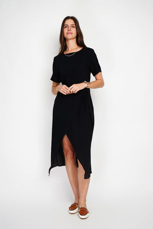 Long dress with knot front and zip closure at the back with short sleeves