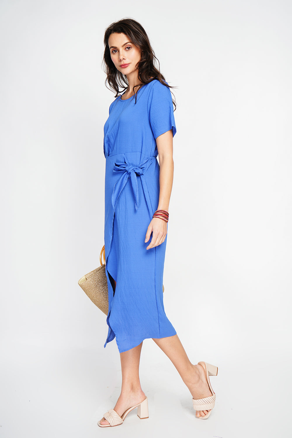 Long dress with knot front and zip closure at the back with short sleeves