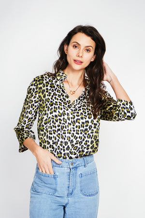 Button-front shirt with 3/4 sleeves