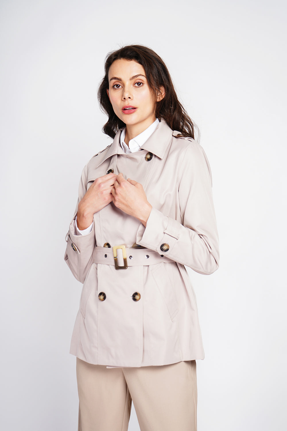 Mid-length trench coat with belt and long sleeves – Beige – Assuili