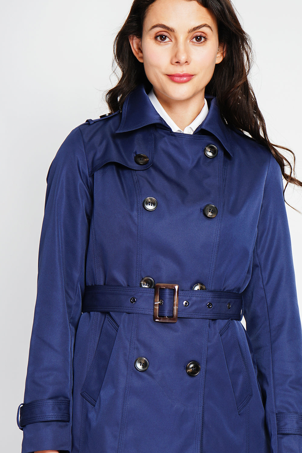 Mid-length trench coat with belt and long sleeves