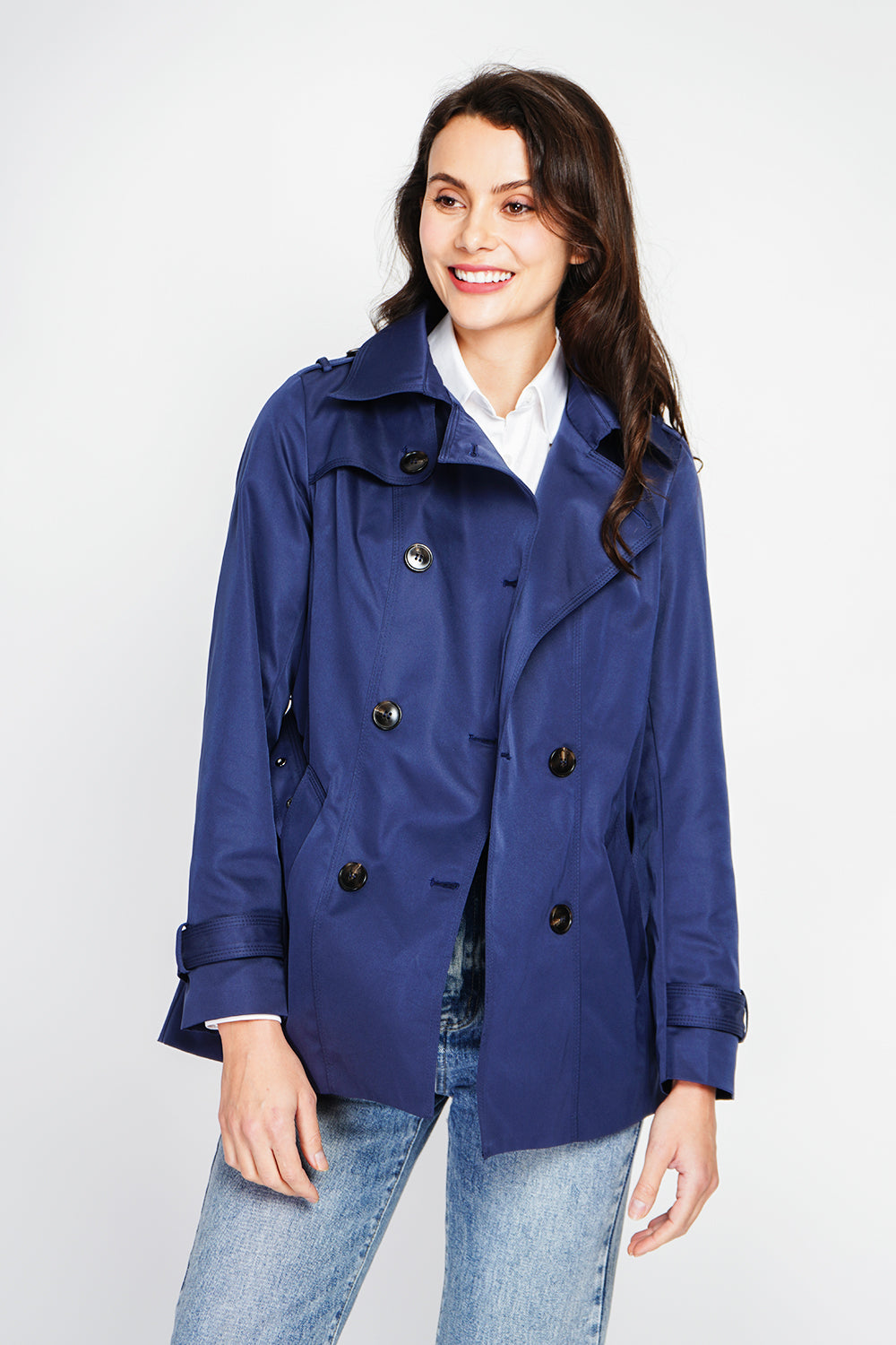 Mid-length trench coat with belt and long sleeves