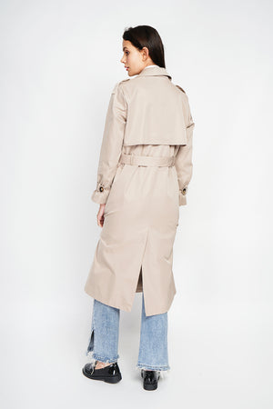 Long V-neck trench coat with long sleeves and tie belt