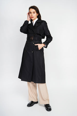 Long V-neck trench coat with long sleeves and tie belt