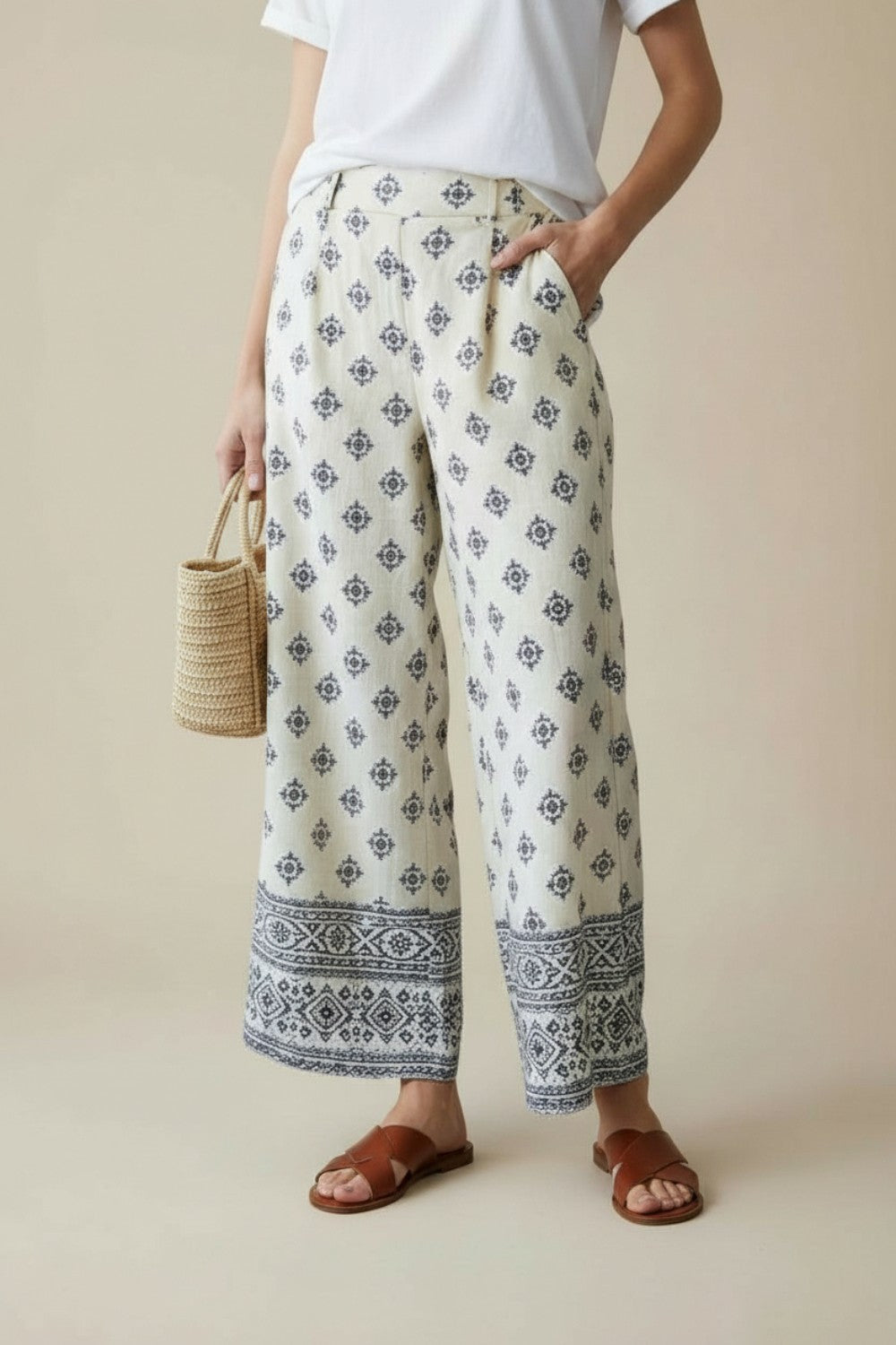Pantalon large imprimé dos élastiqué – Blanc – Assuili