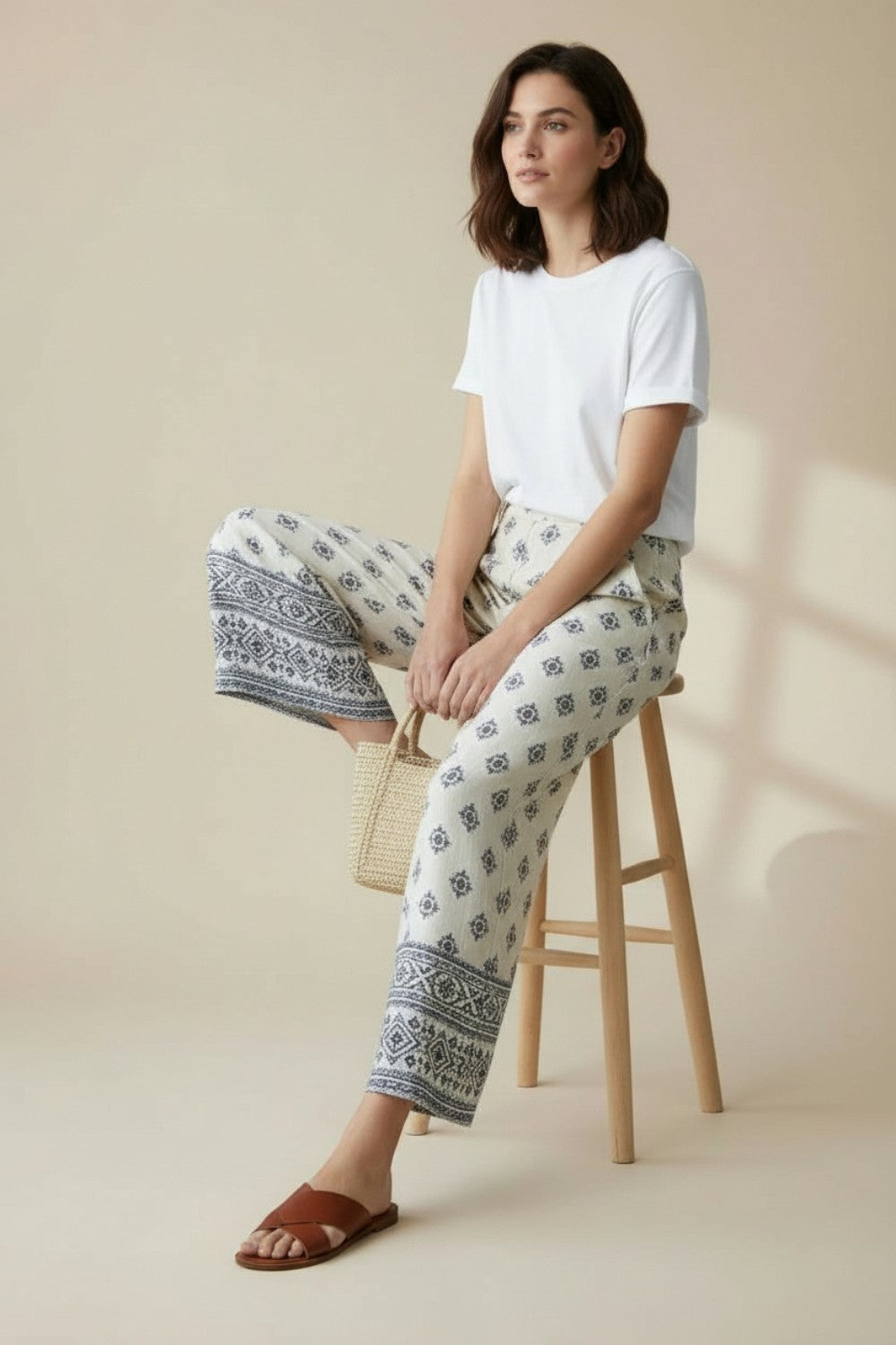 Pantalon large imprimé dos élastiqué – Blanc – Assuili