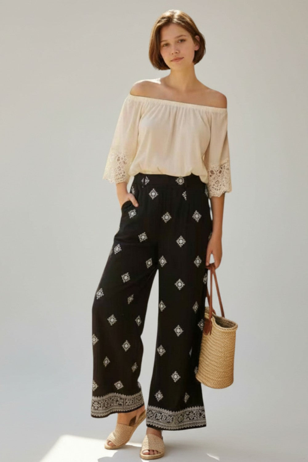 Pantalon large imprimé dos élastiqué – Noir – Assuili