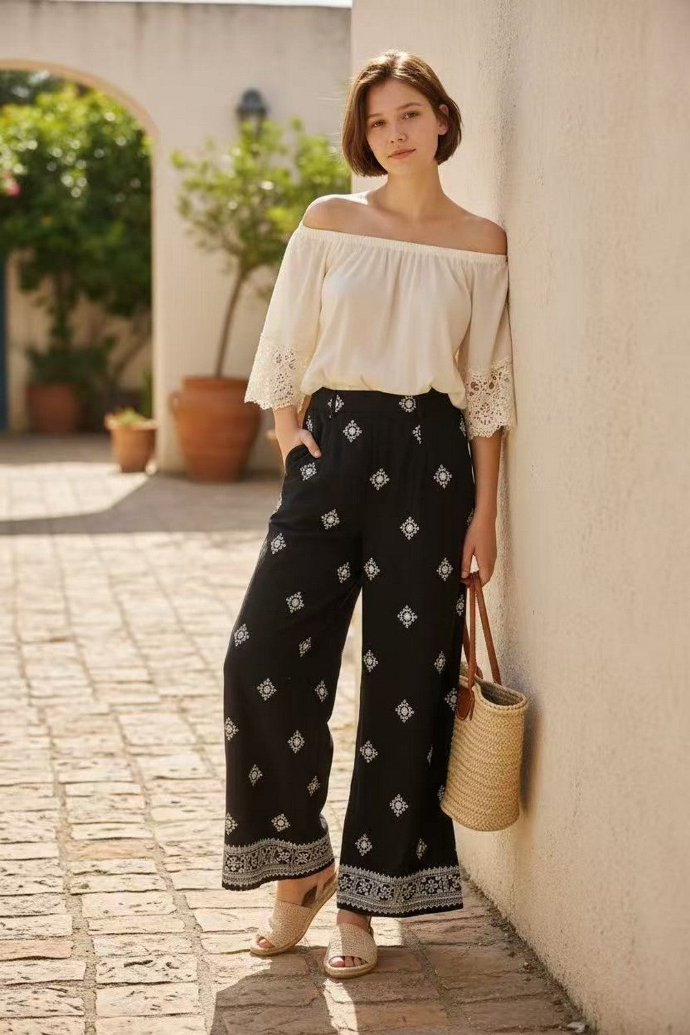 Pantalon large imprimé dos élastiqué – Noir – Assuili