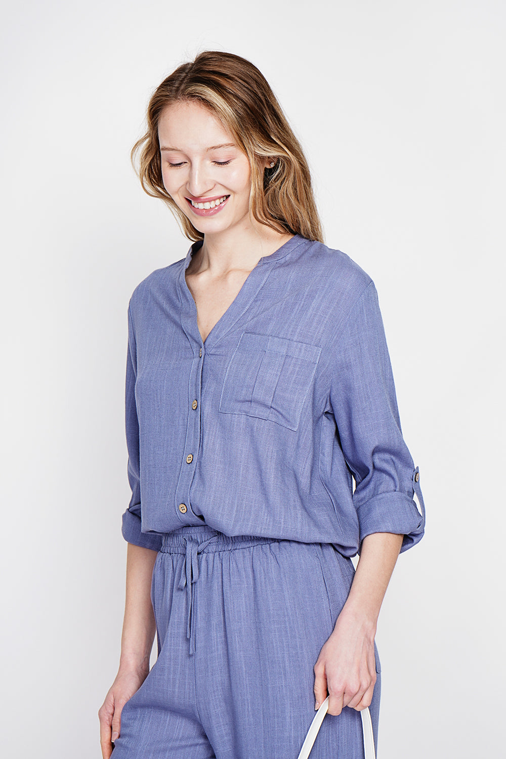 Tunique boutonnée devant à poches – Bleu jean – Assuili