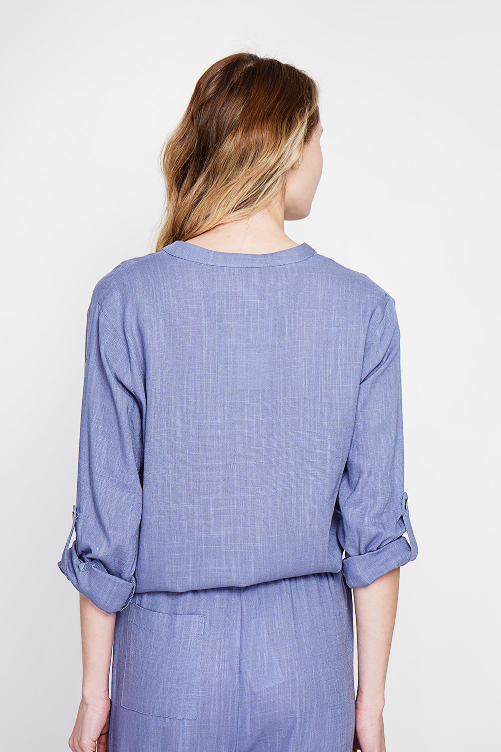 Tunique boutonnée devant à poches – Bleu jean – Assuili