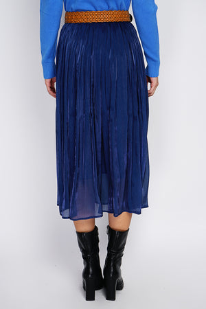 Long pleated skirt with elastic waist