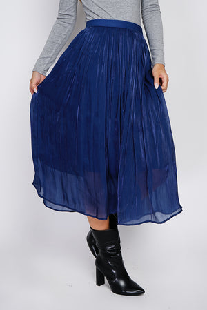 Long pleated skirt with elastic waist