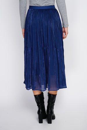 Long pleated skirt with elastic waist