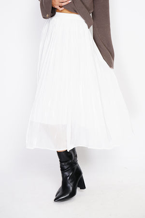 Long pleated skirt with elastic waist