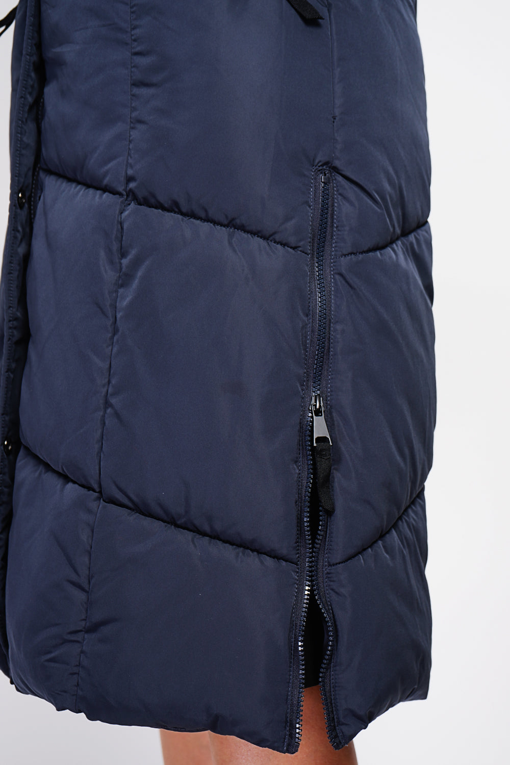 Doudoune longue capuche fourrure amovible – Bleu nuit – Assuili