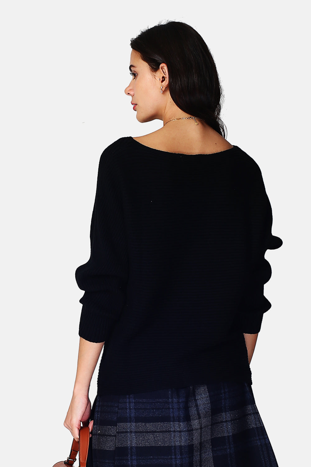 Wide ribbed sweater with boat neck and long sleeves