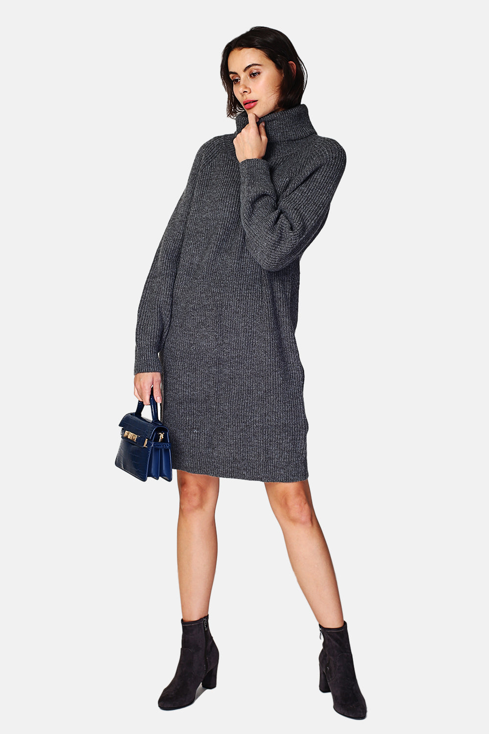 Turtleneck dress with pockets on 2 sides with long sleeves in English rib