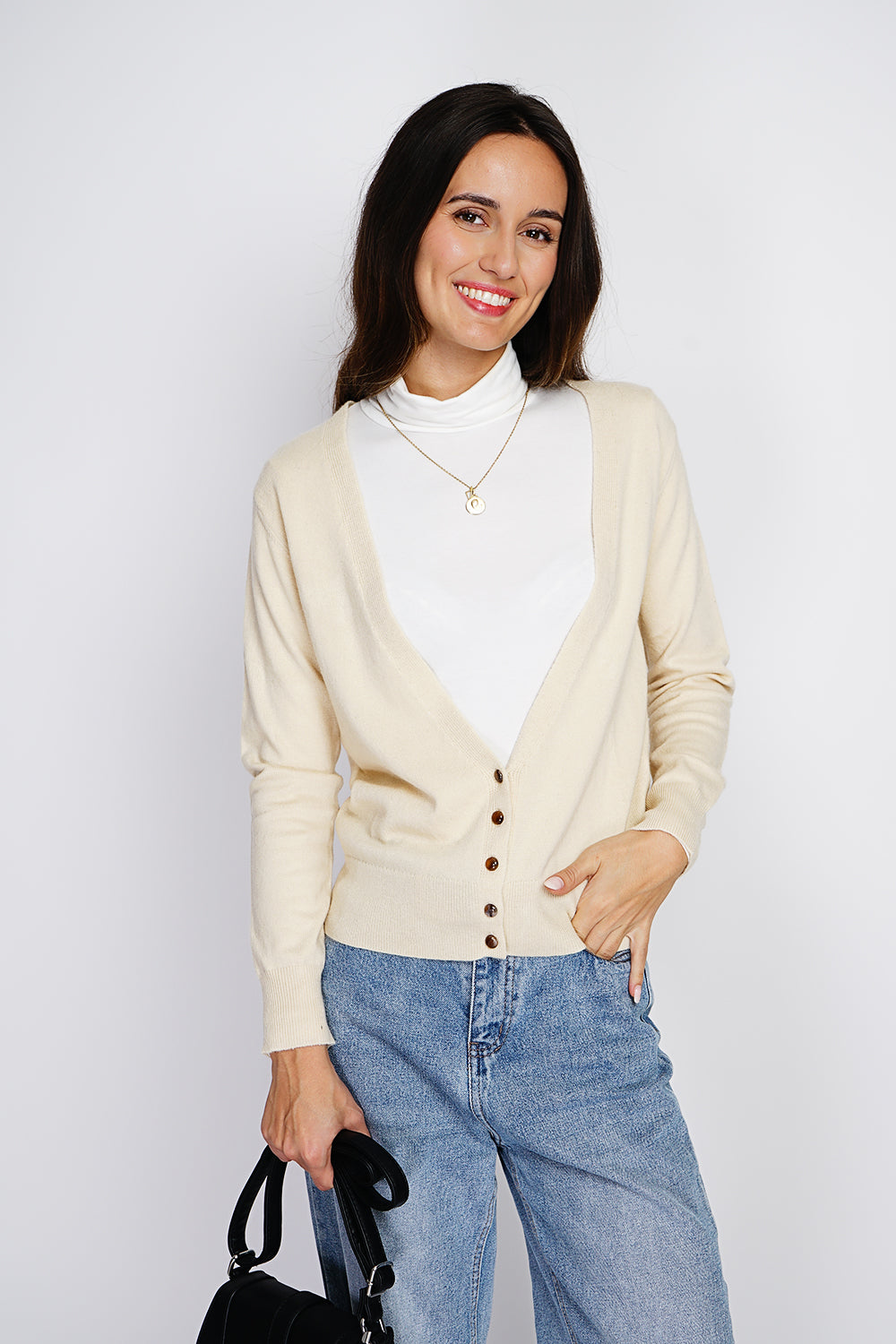 Elegant regular-fit plain buttoned cardigan