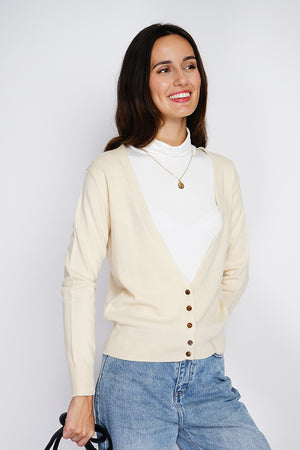 Elegant regular-fit plain buttoned cardigan