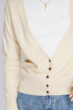 Elegant regular-fit plain buttoned cardigan