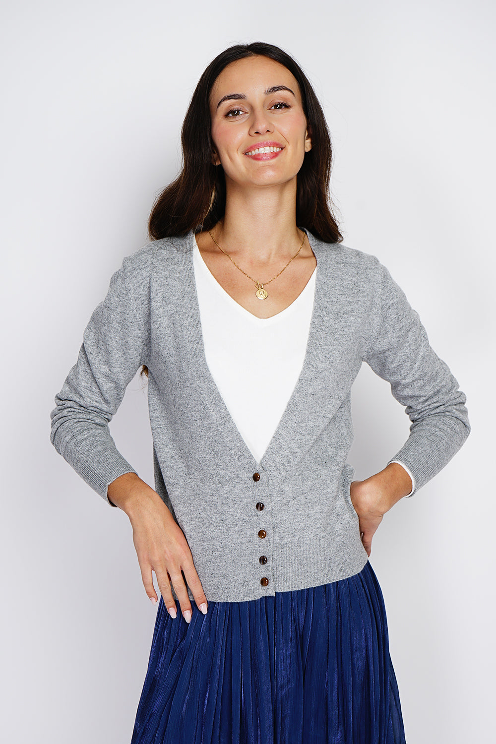 Elegant regular-fit plain buttoned cardigan