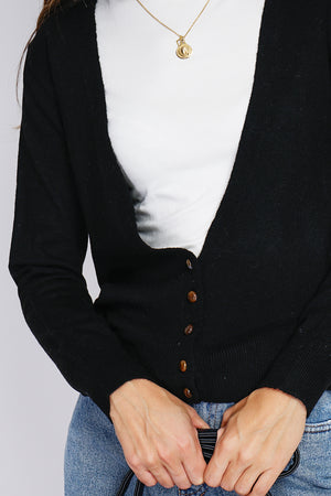 Elegant regular-fit plain buttoned cardigan