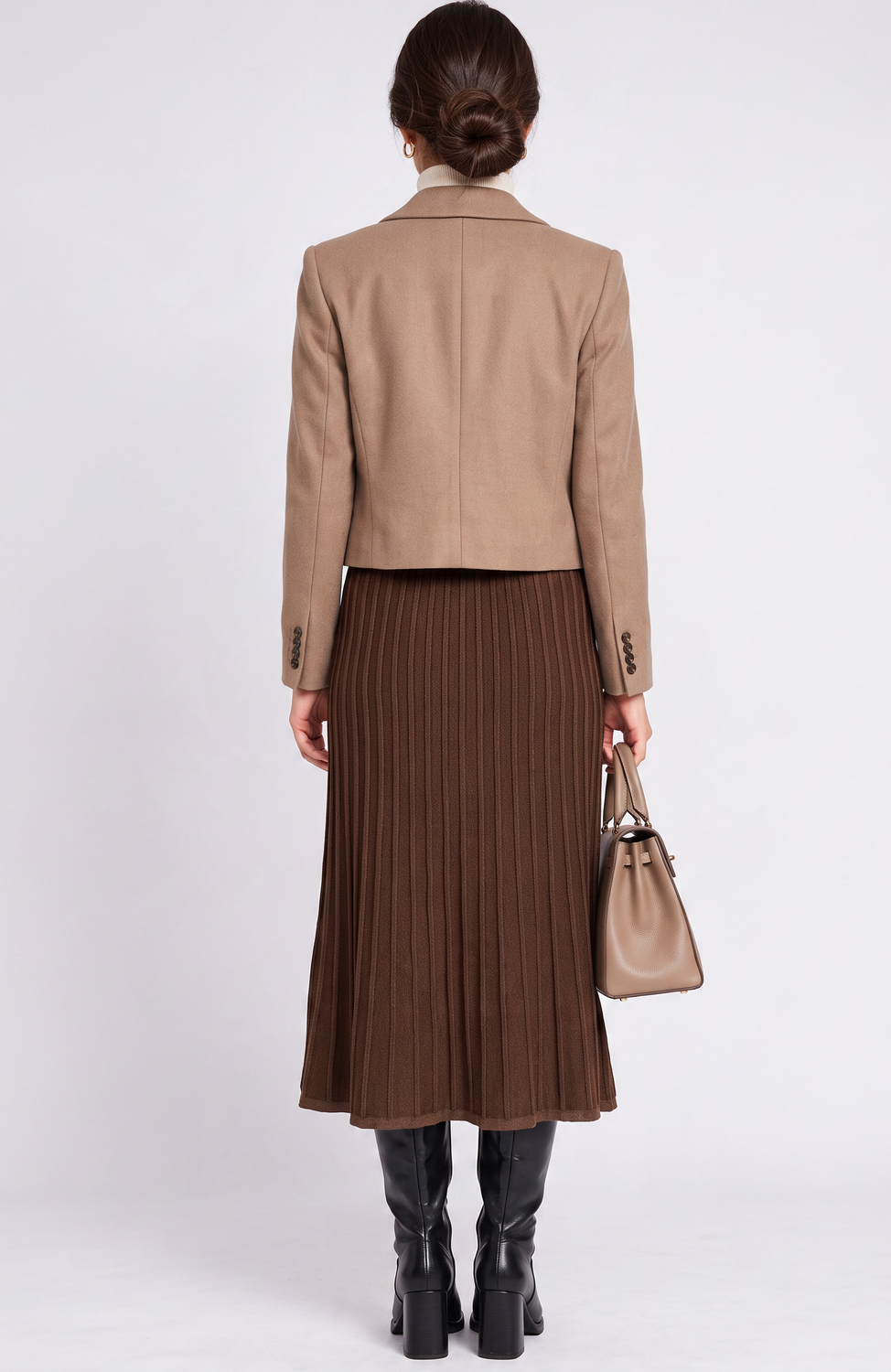 Long skirt with nervous pleated style