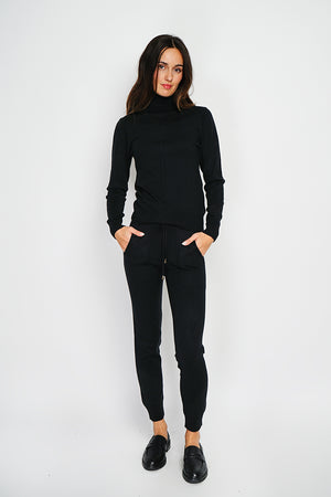 Turtleneck sweater and drawstring pants set, 3-ply front pockets