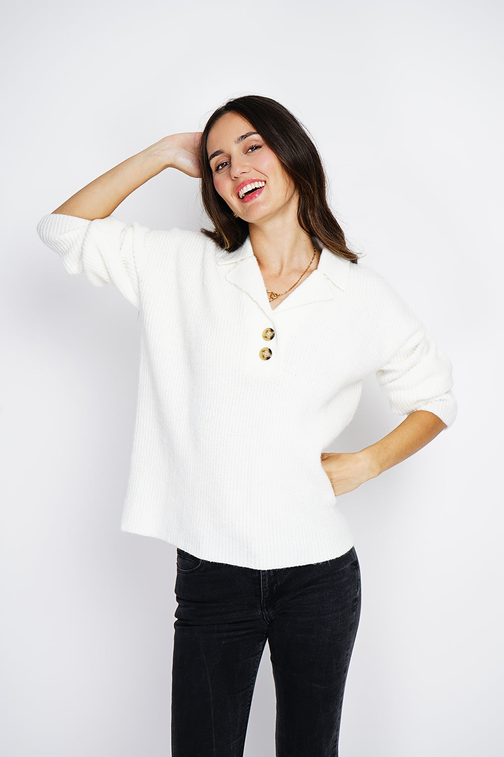 Wide polo collar knitted sweater and fancy buttons with long sleeves