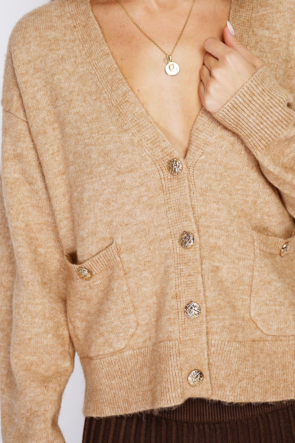 Fancy buttoned ribbed cardigan with large collar