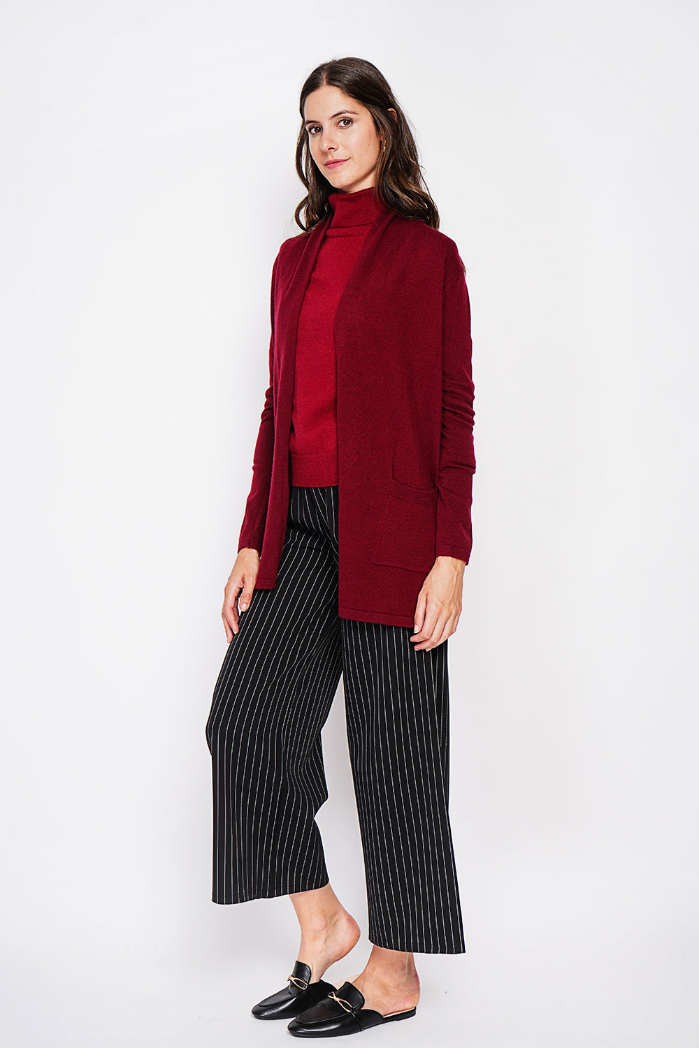 Long shawl collar cardigan with front pockets and long sleeves