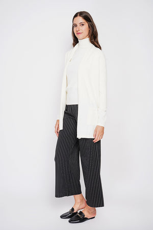 Long shawl collar cardigan with front pockets and long sleeves