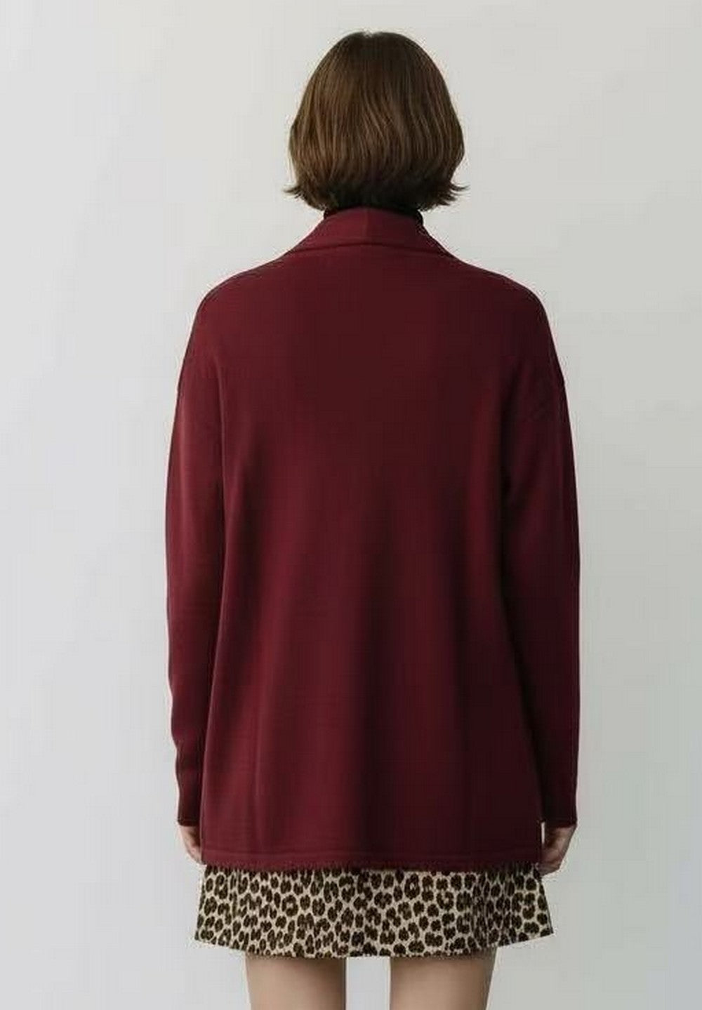 Long shawl collar cardigan with front pockets and long sleeves