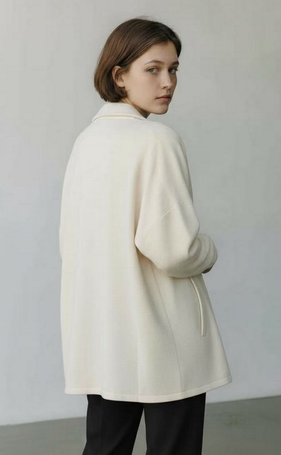 Long shawl collar cardigan with front pockets and long sleeves