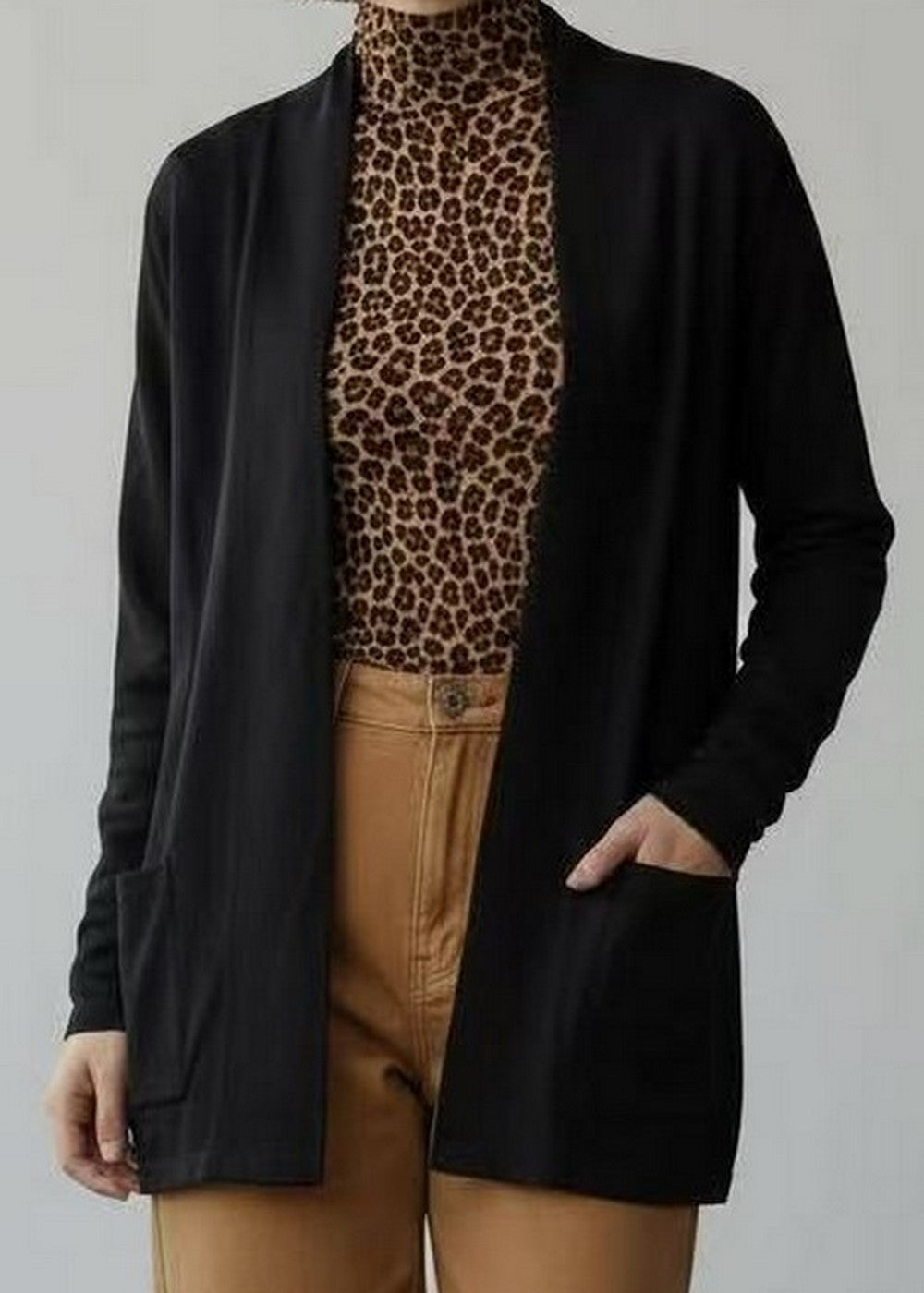 Long shawl collar cardigan with front pockets and long sleeves