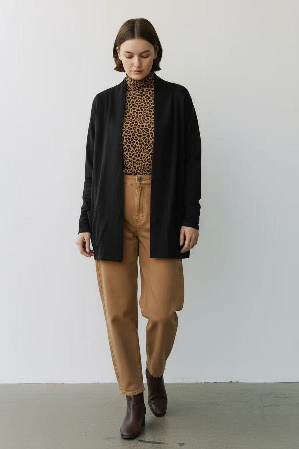 Long shawl collar cardigan with front pockets and long sleeves