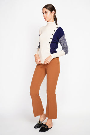 Two-tone high neck sweater with long sleeves