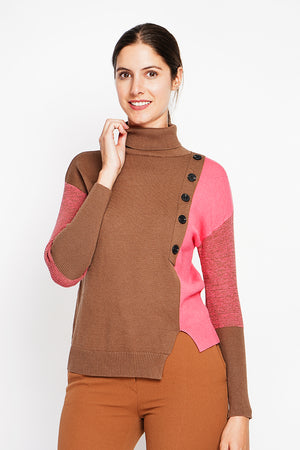 Two-tone high neck sweater with long sleeves